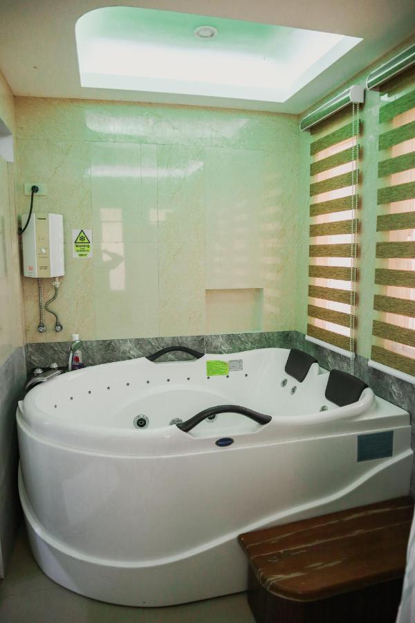 Youhan Beach Resort San Antonio  Kültér fotó